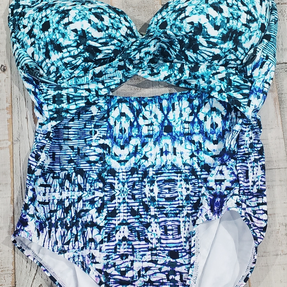 Womens bathing suit